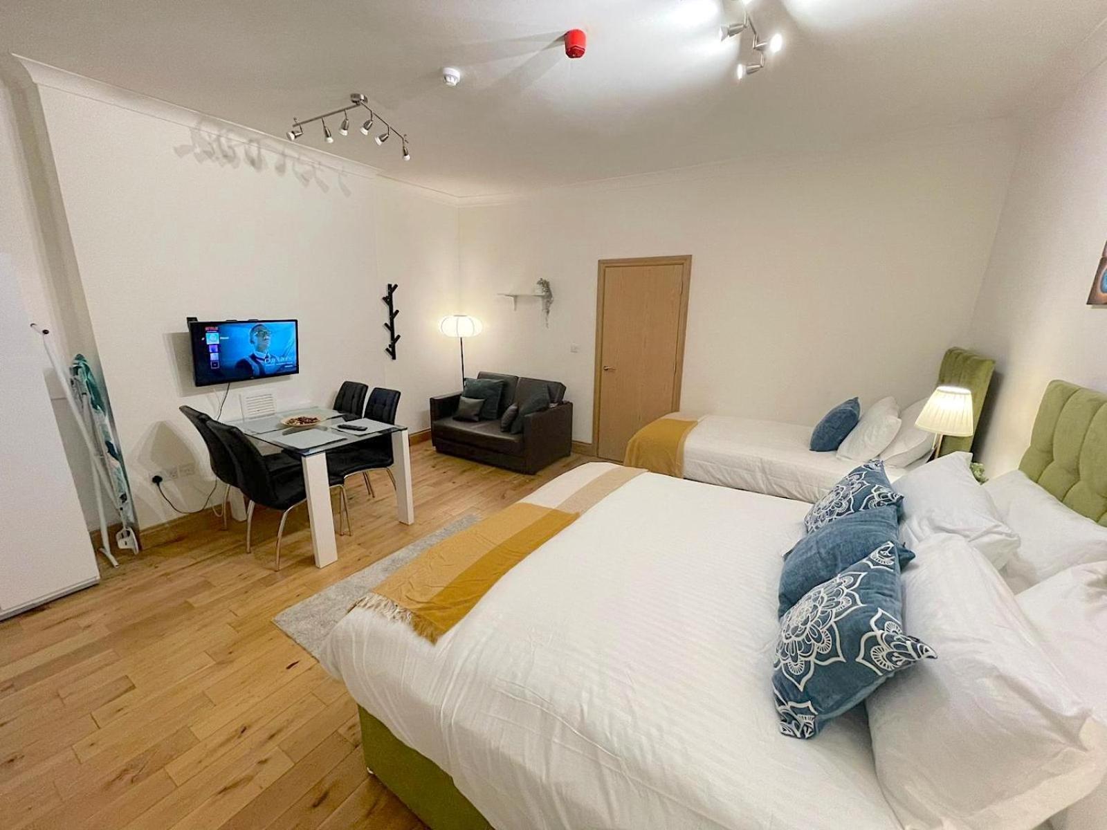 Angel X Kings Cross Hub Apartment ลอนดอน ภายนอก รูปภาพ